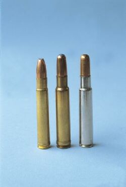 Die .416 Weatherby zwischen den Konkurrenten .416 Rigby (links) und .416 Remington Magnum.